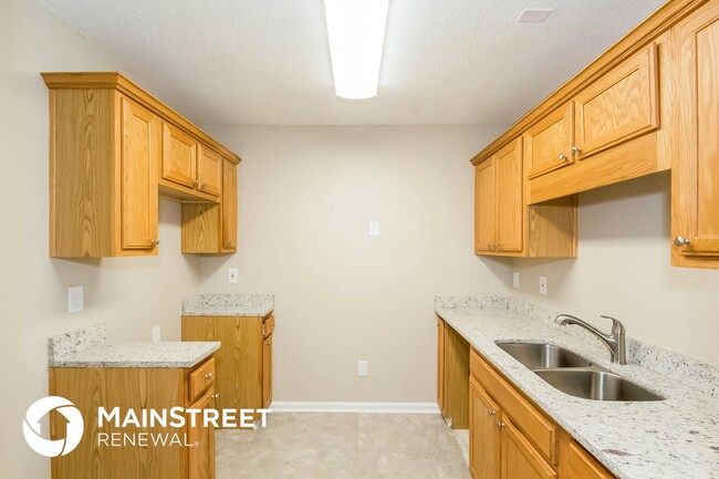 Foto del edificio - 5736 Eagles Feather Ln