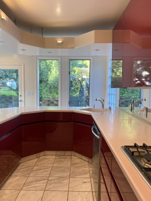 Foto principal - 287 E Blithedale Ave