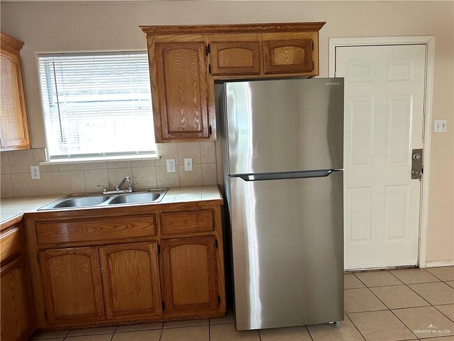 Building Photo - 18 S Kumquat St