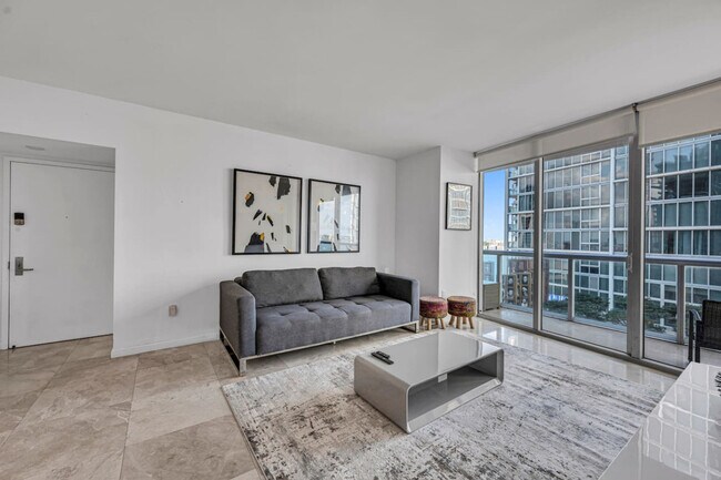 Building Photo - 485 Brickell Ave
