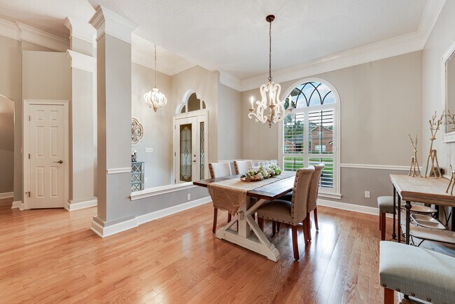 Foto del edificio - 1672 Misty Lake Dr
