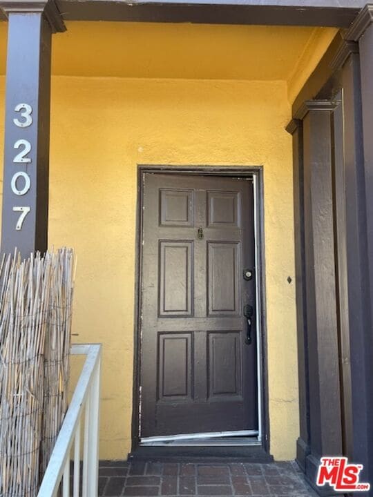 Foto del edificio - 3207 Griffith Park Blvd