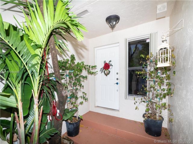 Building Photo - 21175 Mainsail Cir