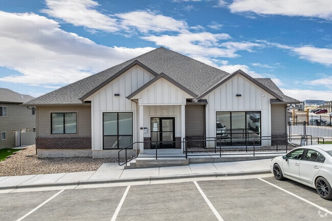 Leasing Office / Clubhouse - Shepherd Hills Commons