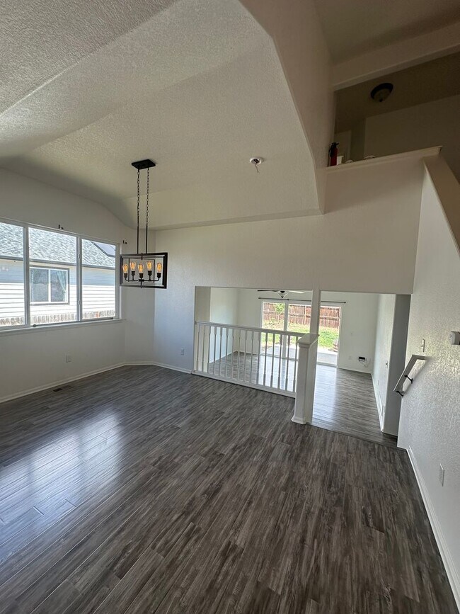 Foto del edificio - 301 W Cottonwood St