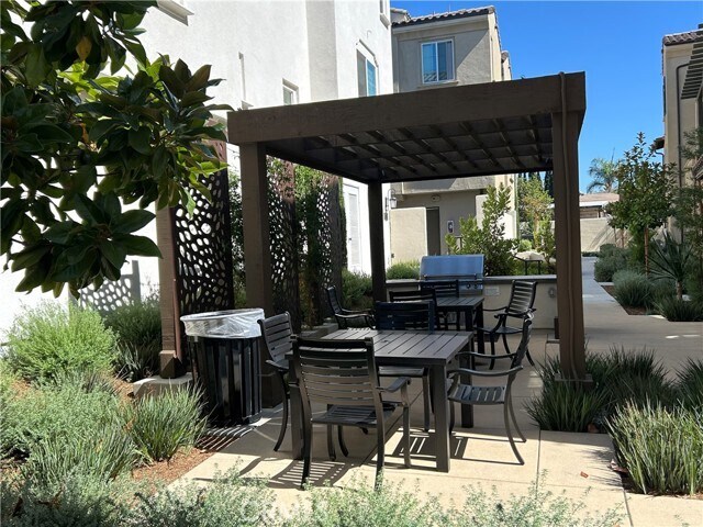 Foto del edificio - 664 Panorama Ln