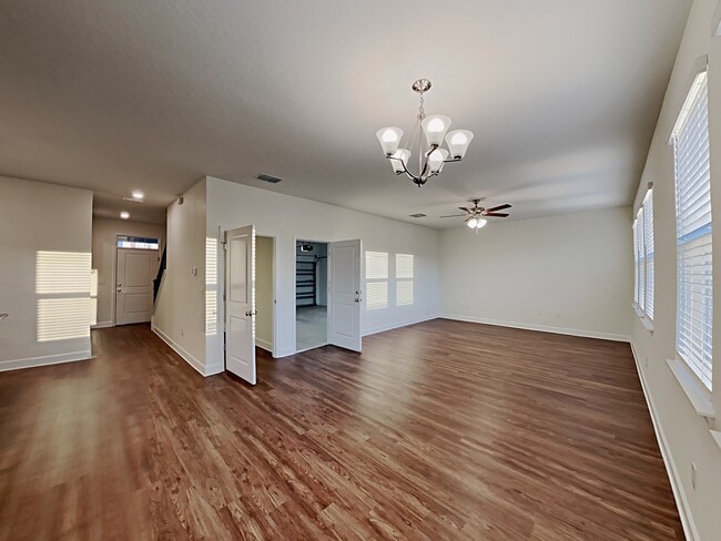 Building Photo - 906 Summer Stone Loop