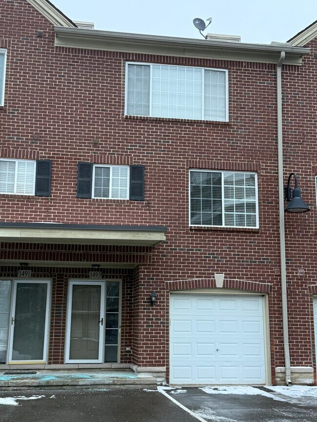 Foto del edificio - 1493 Silverbrook Ridge Dr