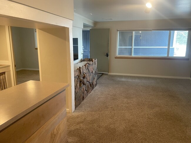 Foto del edificio - 576 East 3rd Street