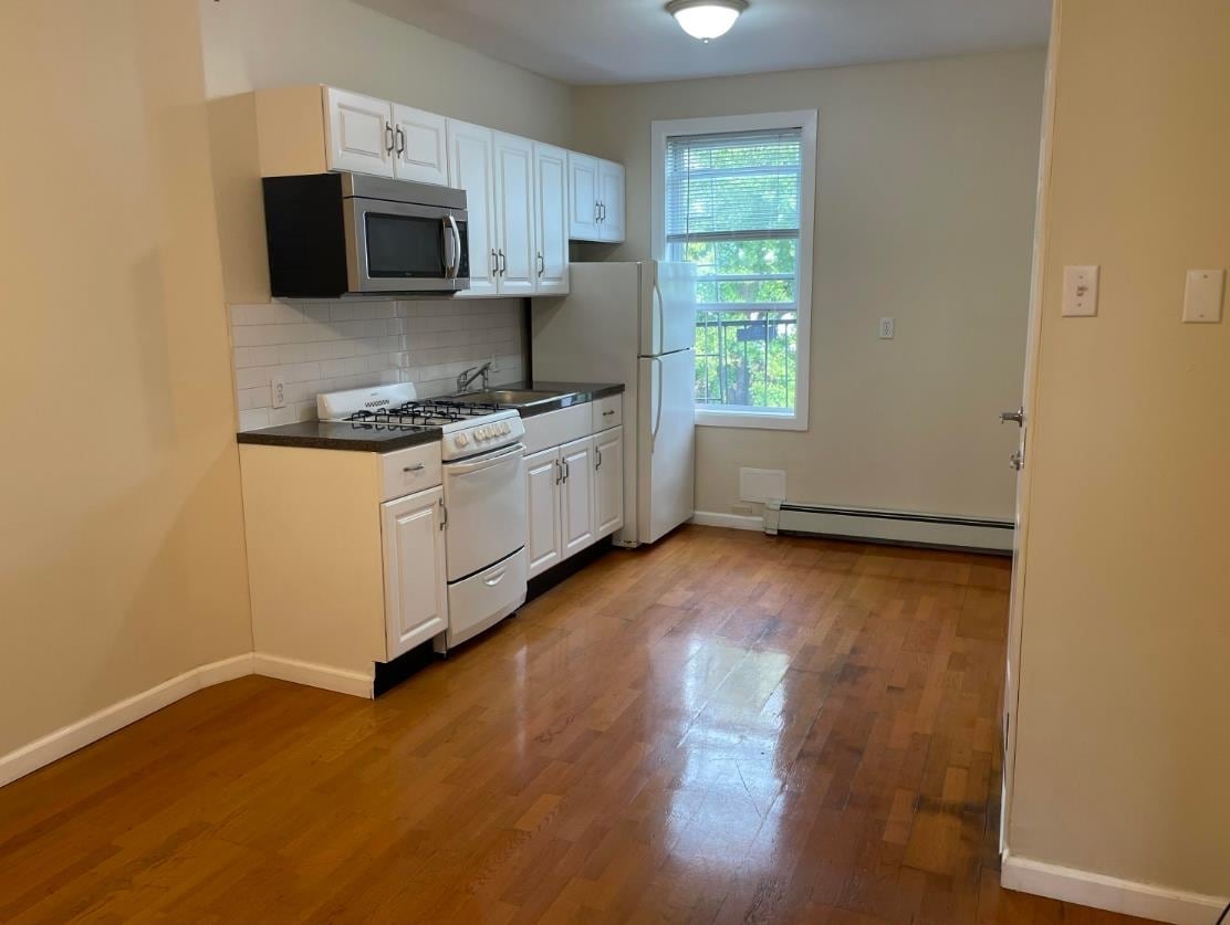 281 Monmouth St Unit 3, Jersey City, NJ 07302 Room for Rent in Jersey City, NJ