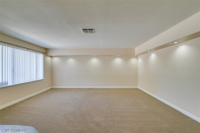 Foto del edificio - 3221 E Rochelle Ave