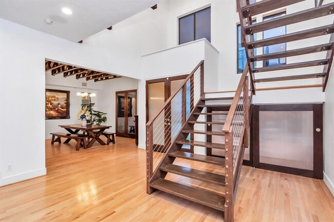 Building Photo - 9410 Shady Ln Ct