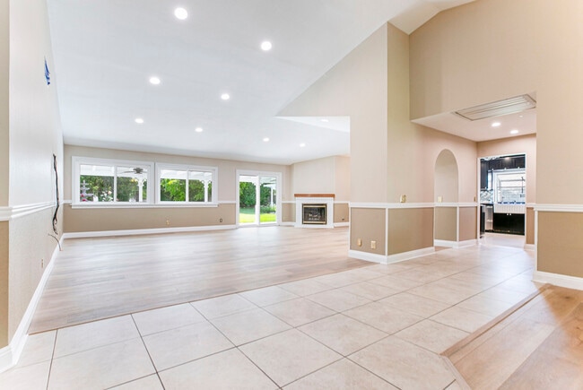 Building Photo - 10928 Meseta Ave