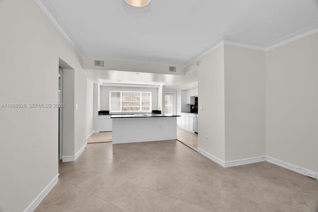 Foto del edificio - 940 Sevilla Ave