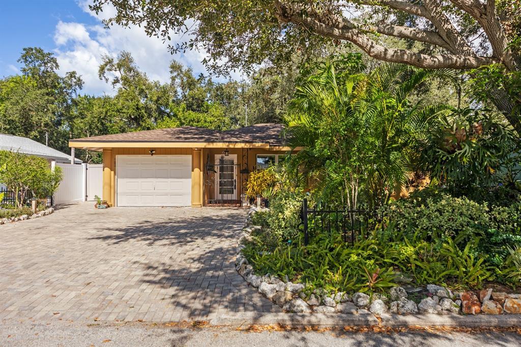 Foto principal - 3228 1st Ave W