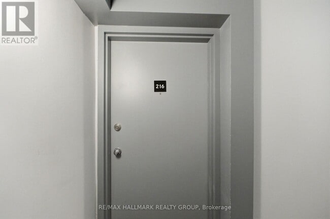 Building Photo - 218 Viewmount Dr