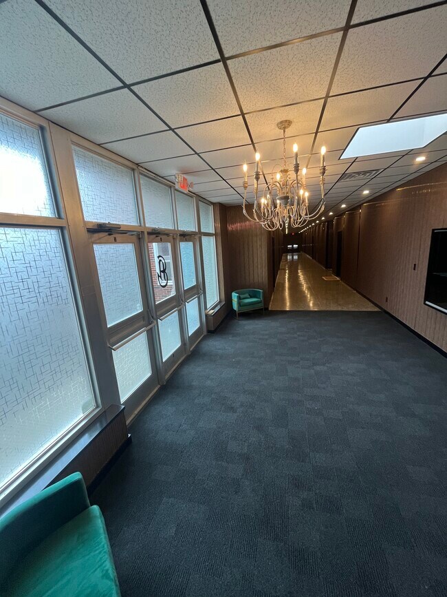 Foto del edificio - 67 Sand Creek Rd