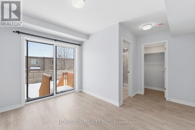 Photo du bâtiment - 752 Kinstead Private