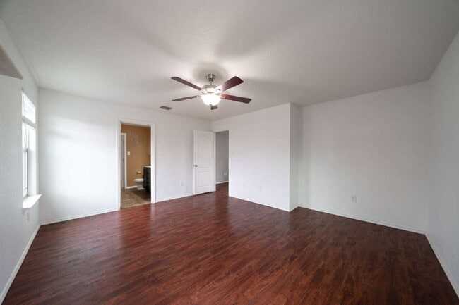 Building Photo - 9131 Canter Horse