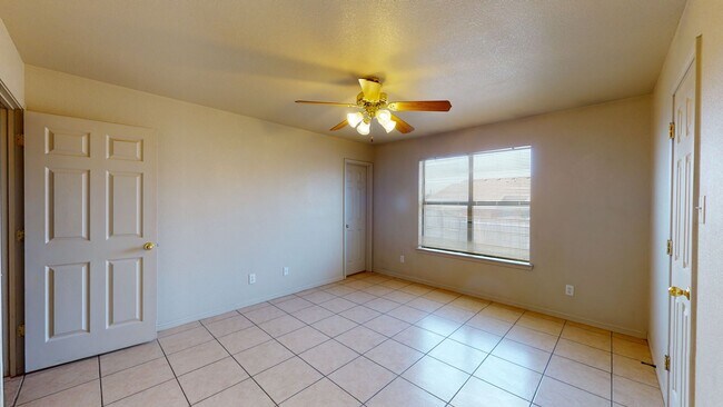 Foto del edificio - Free April Rent + Price Improvement $1,350!