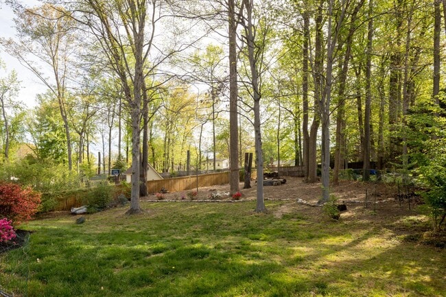 Building Photo - 6809 Huntsman Blvd