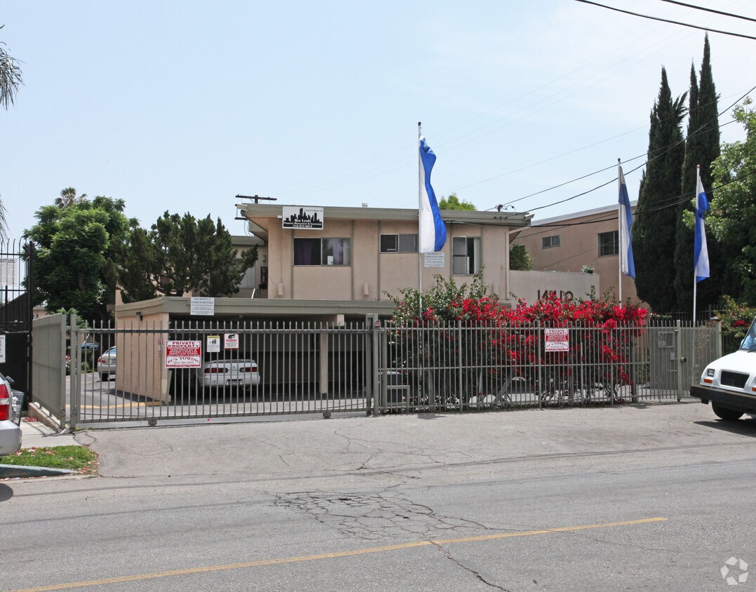 Building Photo - 14410 Valerio St