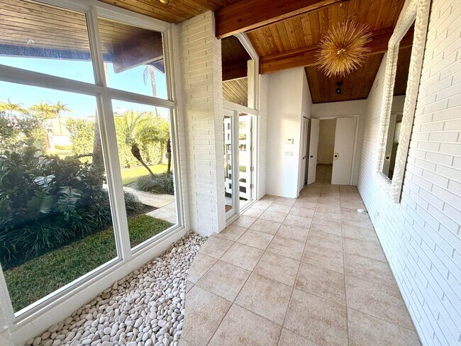 Foto del edificio - 2015 Notre Dame Dr