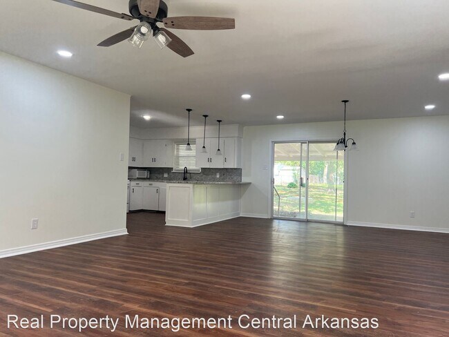 Building Photo - 3 br, 2 bath House - 304 S Claremont Ave