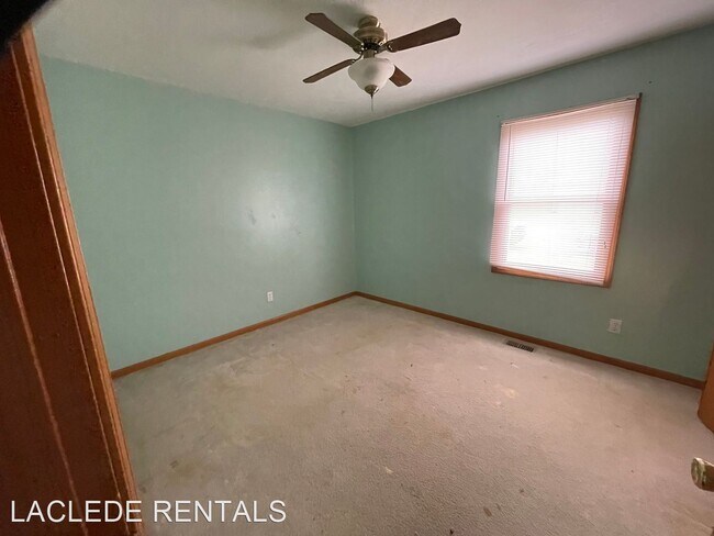Building Photo - 3 br, 2 bath House - 1232 Fowler