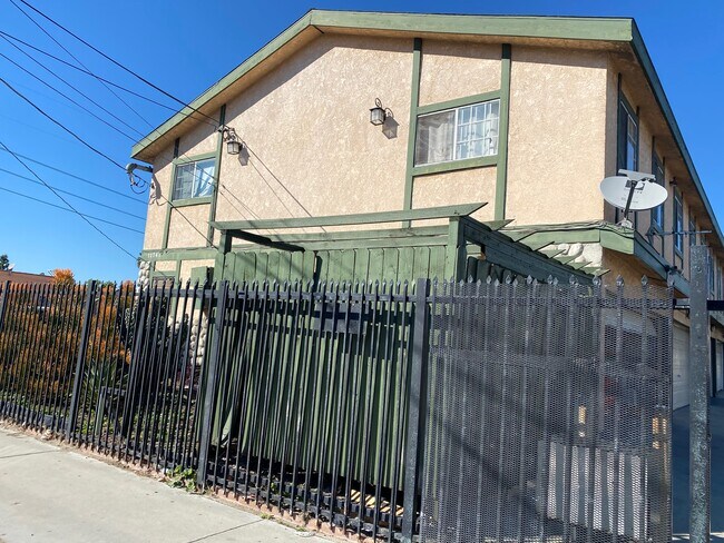 Building Photo - 11741 Runnymede St