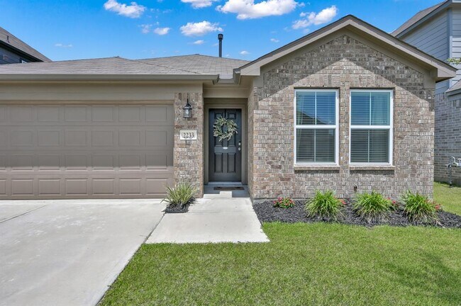 Foto del edificio - 2233 Forest Chestnut Dr