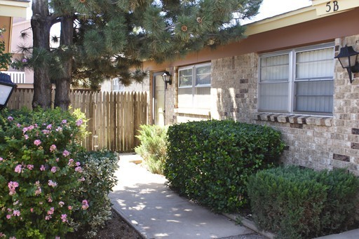 Primary Photo - Parkside Apartments