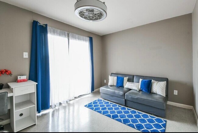 Foto del edificio - 8529 Hearth Dr