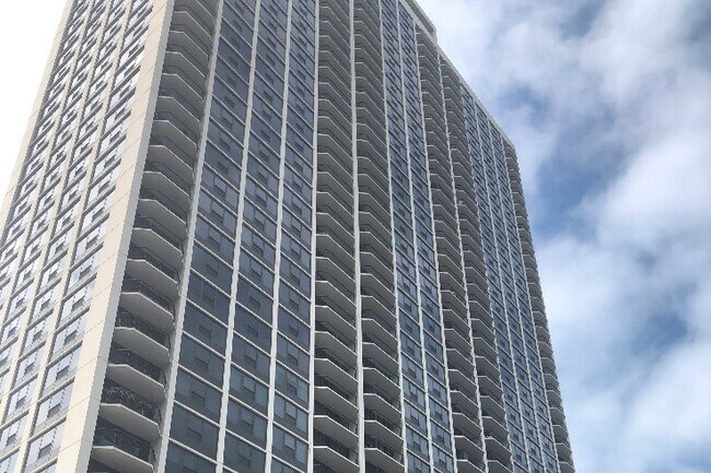 Foto del edificio - 1560 N Sandburg Ter