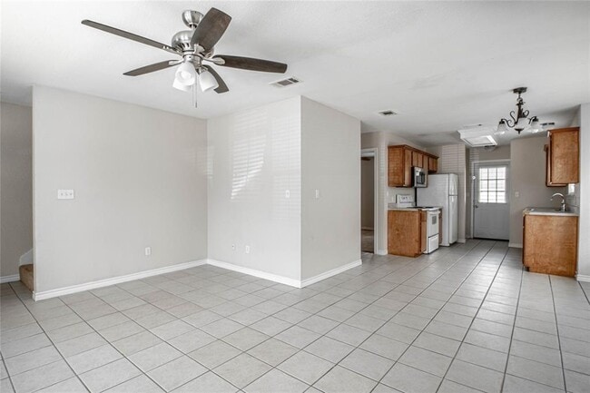 Building Photo - 103 Yegua Cir