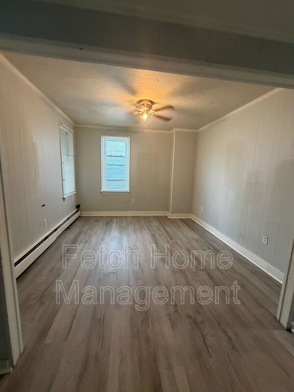Foto del edificio - 1027 E Market St