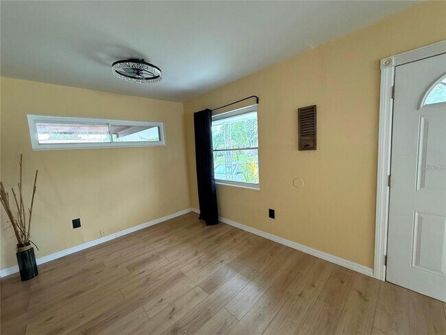 Foto del edificio - 5408 Ferdinand Dr