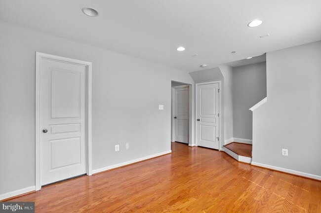Foto del edificio - 8871 Purple Iris Ln