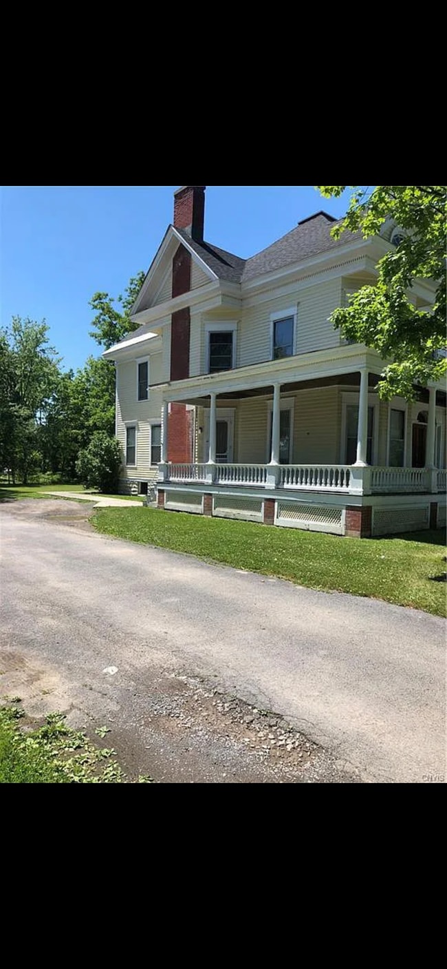 Building Photo - 317 Mullin St