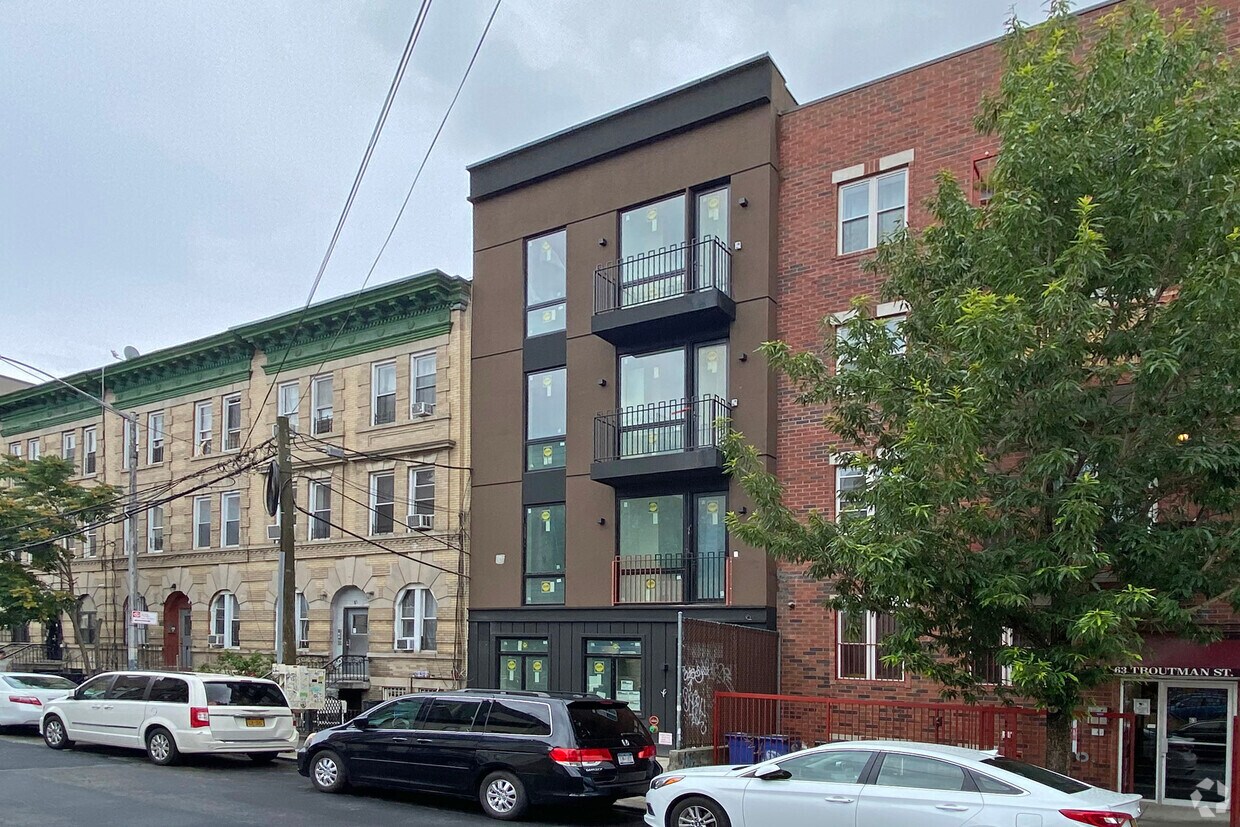 Building Photo - 61 Troutman St