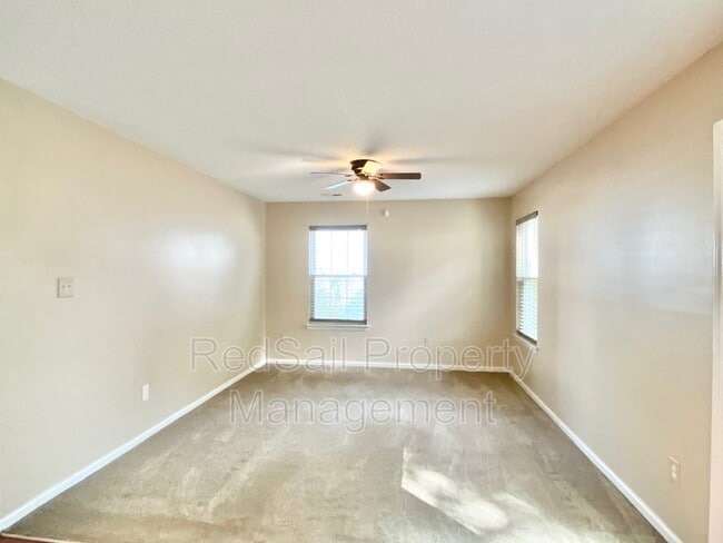 Building Photo - 204 Gate House Rd