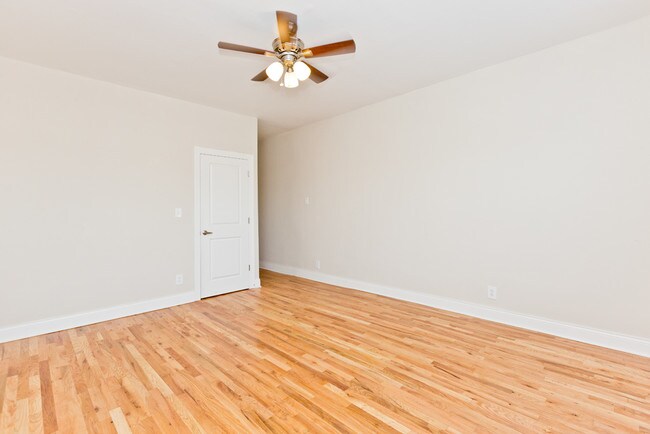 Building Photo - 3137 W Lawrence Ave