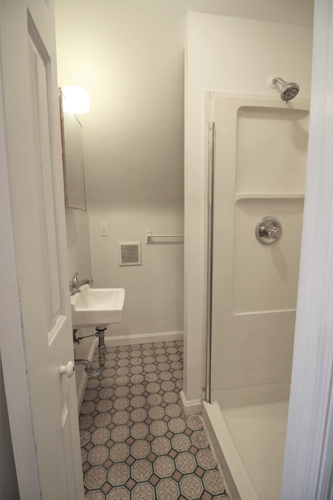 344 Hodgson St, Oxford, PA 19363 Apartments in Oxford, PA