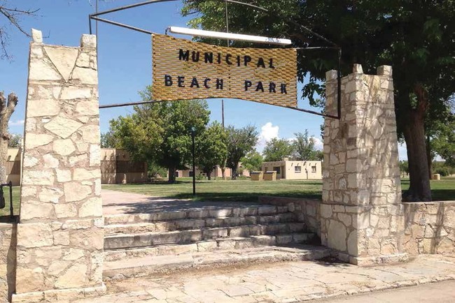 Public Beach Entrance - Sunvillage Apartments