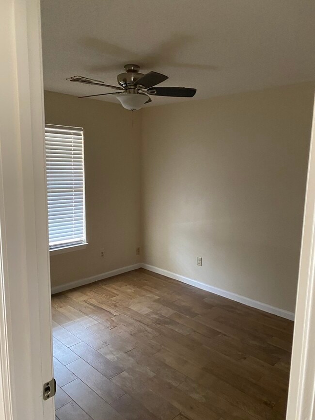 Building Photo - Beautiful 4/2.5 in Waveland, MS