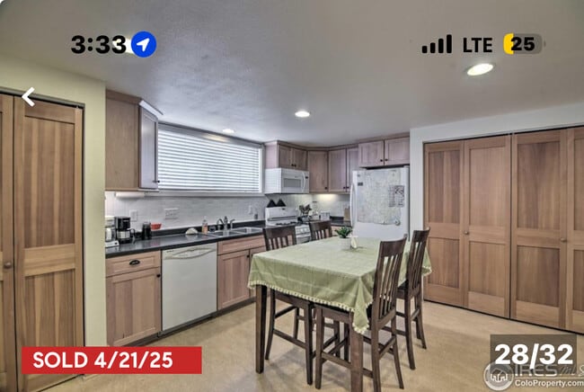 Kitchen/dining - 323 E Magnolia St