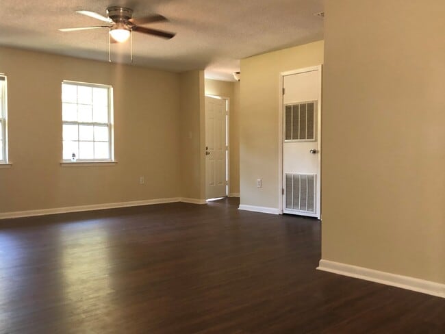 Foto del edificio - 719 Thornwood Way