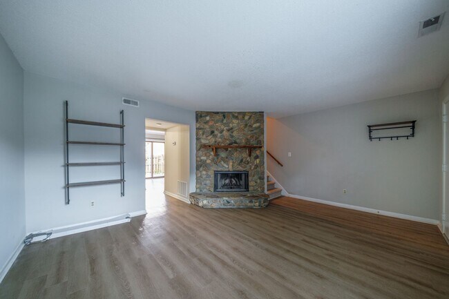 Building Photo - 5737 Bramblegate Rd