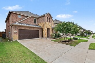 Building Photo - 2317 Willow Garden Dr