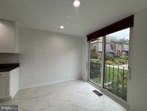 Building Photo - 8022 Inverness Ridge Rd